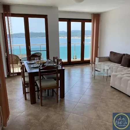 3 Bed Suite, Panoramic Sea Views 아파트 *